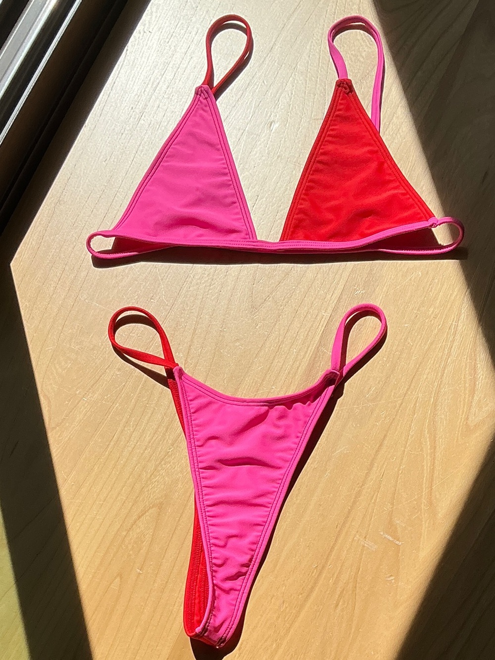 Minimale Animale Pink & Red Colorblock Triangle Bikini saint tropez thong bikini - Picture 2 of 7